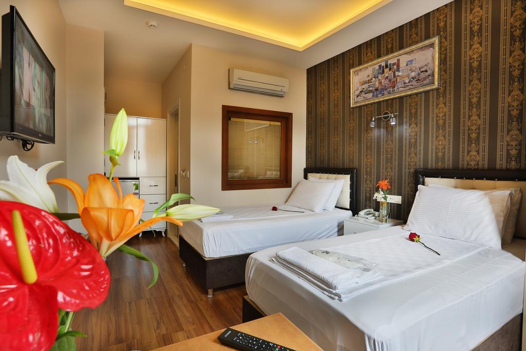 Taxim Hg Hotel Istanboel